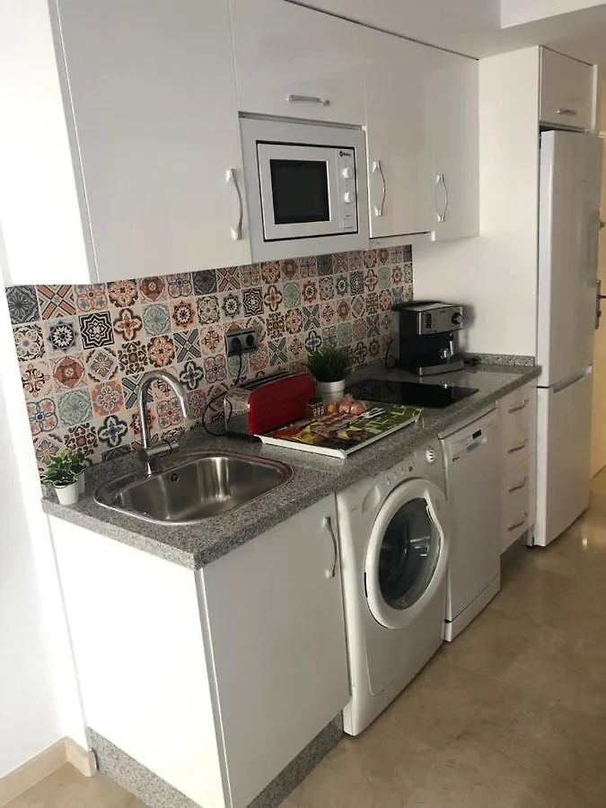 Apartamento recién reformado a 300 metros de la playa, Benalmádena Apartamento