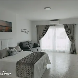 https://benalsuite-estudio-piscina-y-playa-en-benalbeach-benalmadena.hotelsinnerja.org